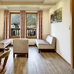 Отель Gastehaus Huber Майрхофен