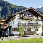 Gastehaus Huber Отель *