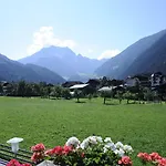Gastehaus Huber Майрхофен