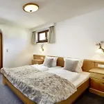 Отель Gastehaus Huber